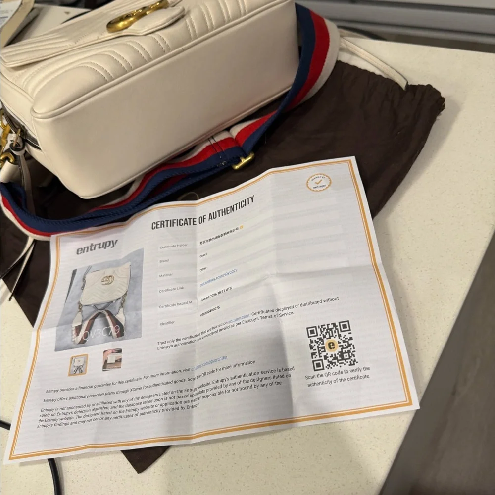 Gucci Cream Quilted Crossbody Bag with Gold Accents - Picture 13 of 13